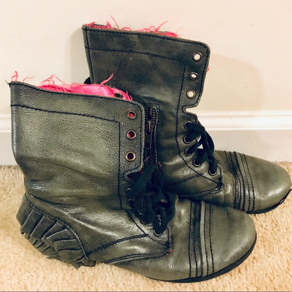 Betsy Johnson Fashion Combat Boots Size 6